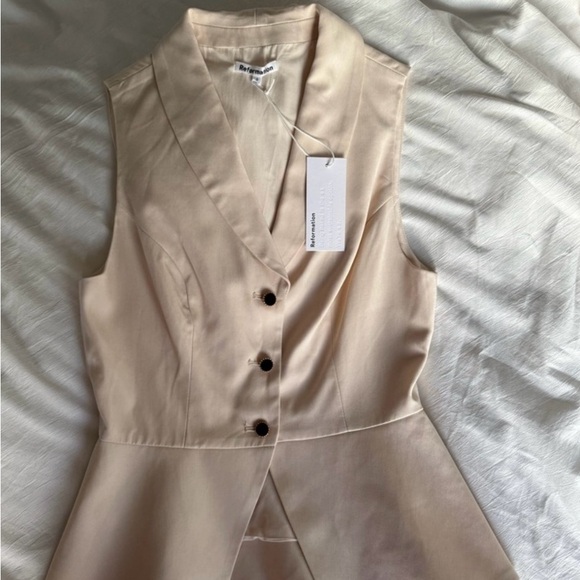 Reformation | Oakley Vest - Picture 1 of 3